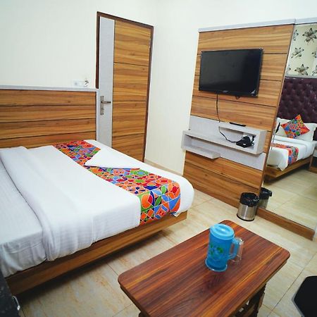 Hotel Delhi Darshan Deluxe-By Rsl Hospitality Ню Делхи Екстериор снимка