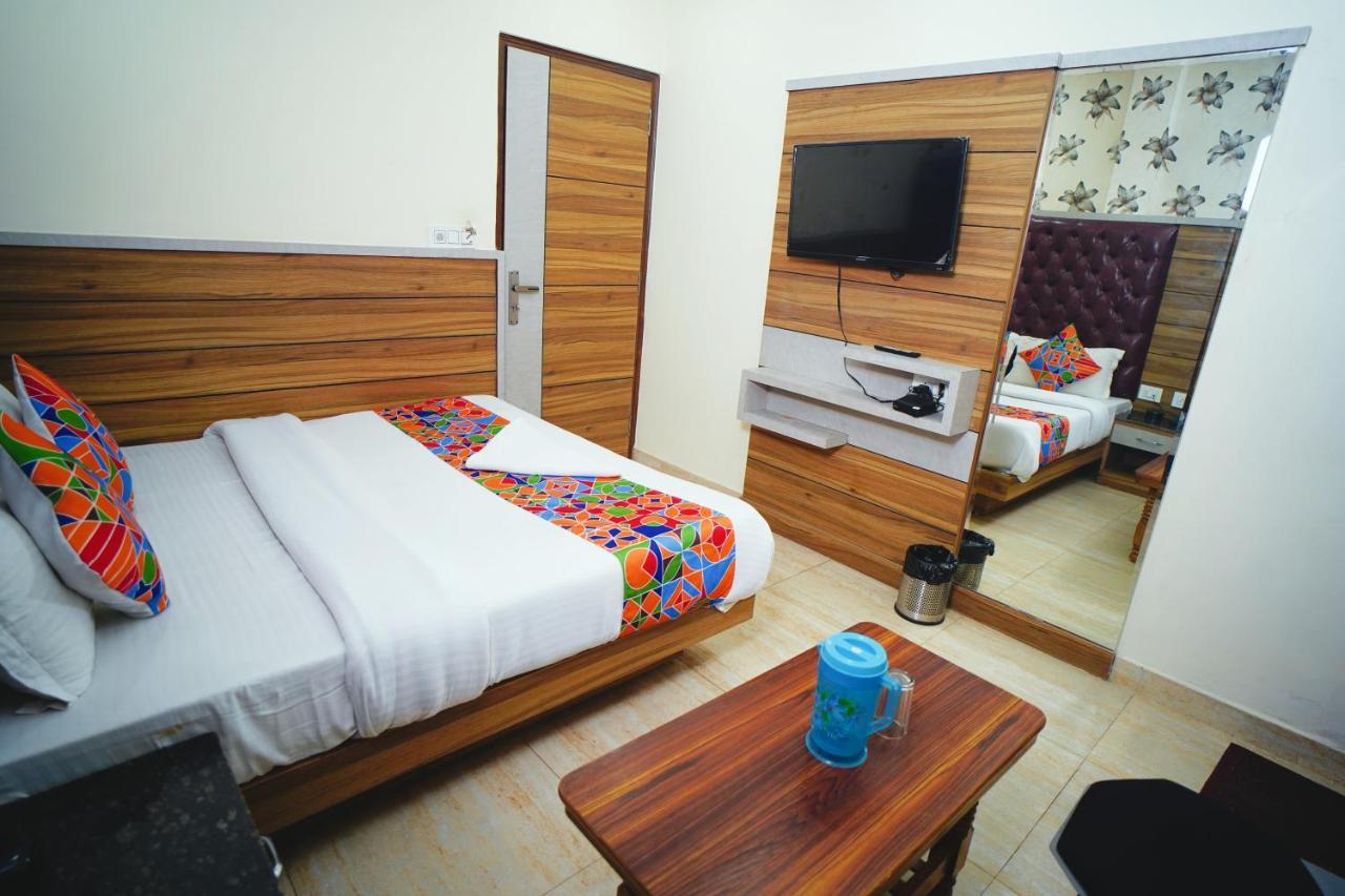 Hotel Delhi Darshan Deluxe-By Rsl Hospitality Ню Делхи Екстериор снимка